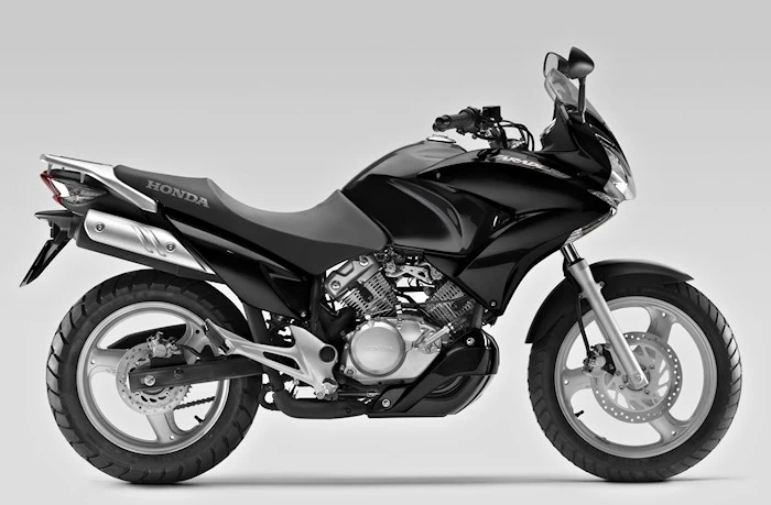 Honda-125-varadero-DX-2016 motos 125 pour les femmes de petite taille